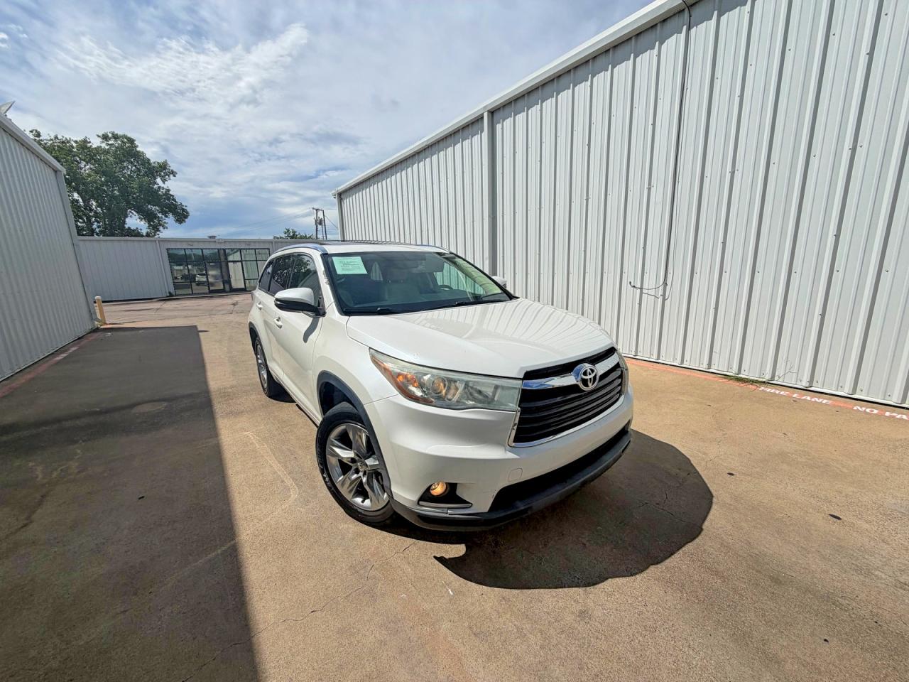 2014 Toyota Highlander Limited White vin: 5TDYKRFH0ES030103