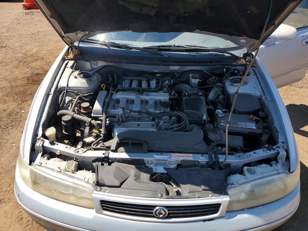 1993 Mazda 626 Dx Silver vin: 1YVGE22A8P5238140