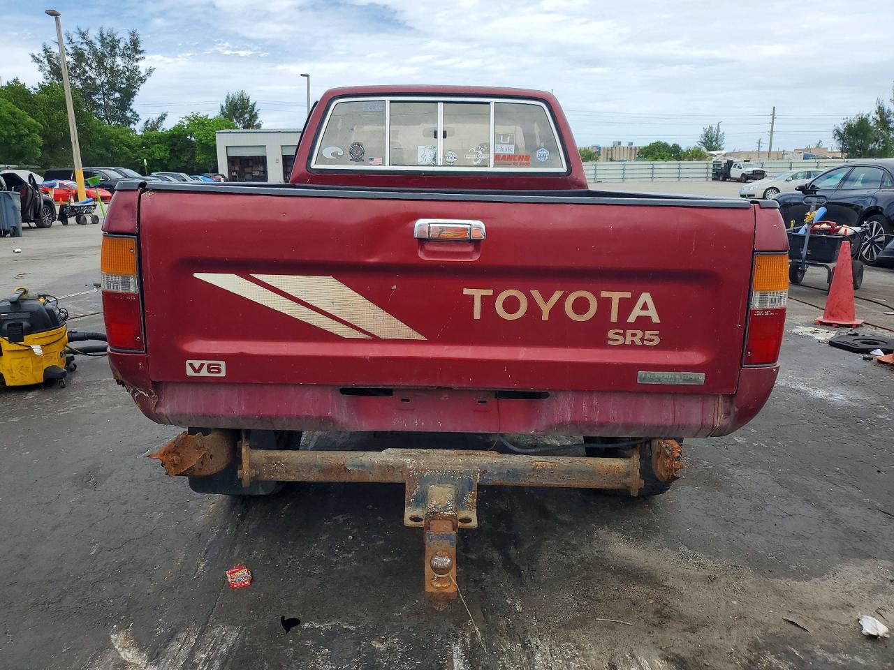 1990 Toyota Pickup 1 Ton Long Bed Dlx Burgundy vin: JT4VN13G8L5029209