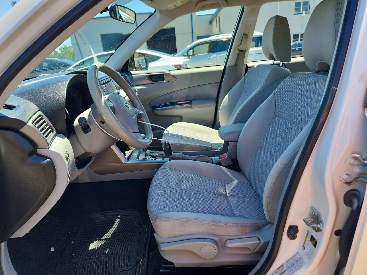 2012 Subaru Forester 2.5x White vin: JF2SHABC0CH439687