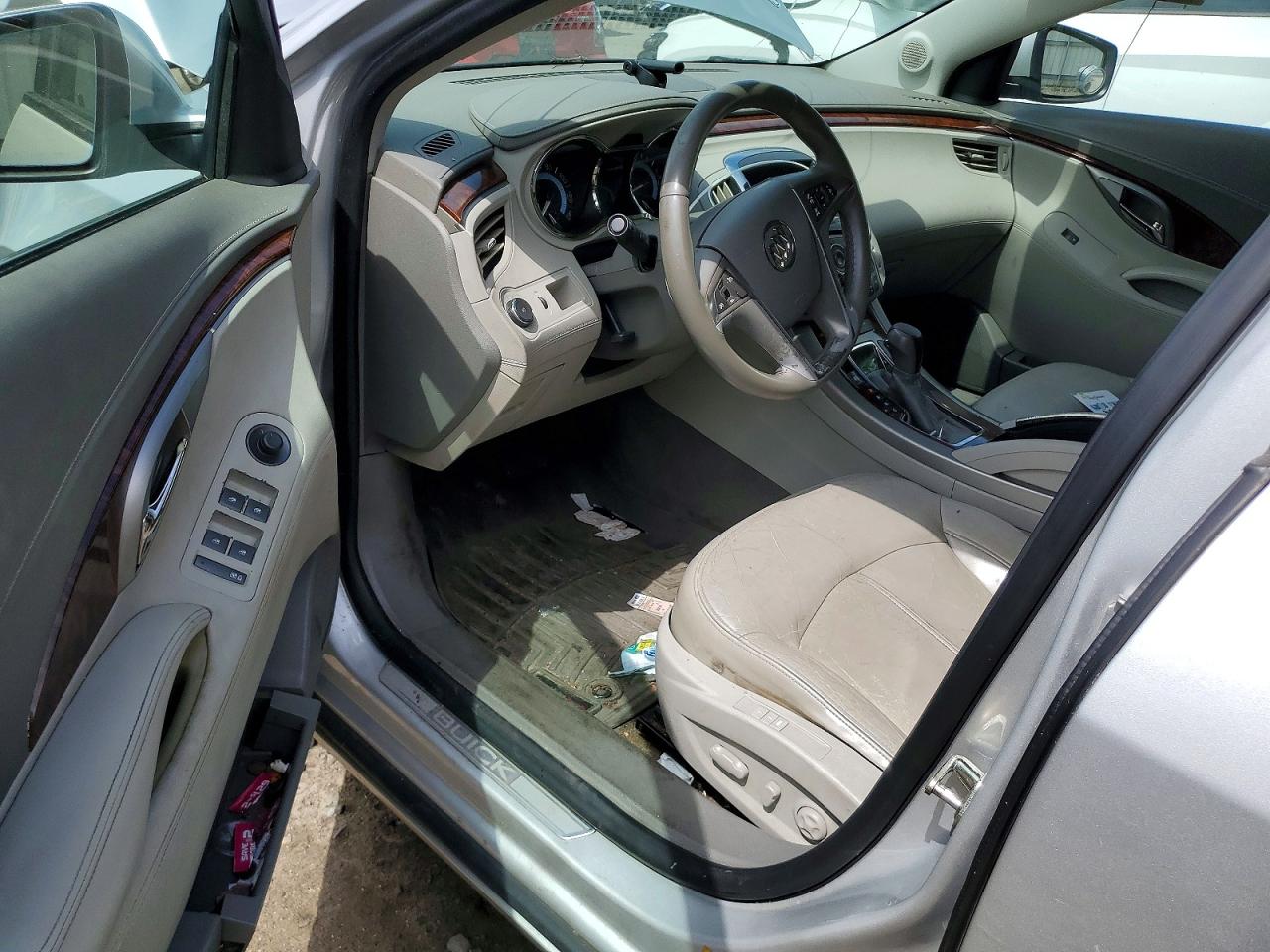 2010 Buick Lacrosse Cxl Silver vin: 1G4GD5EG2AF228890