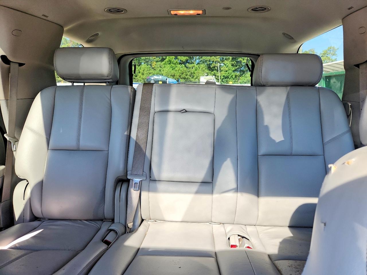 2008 Chevrolet Tahoe C1500 White vin: 1GNFC13068R115140