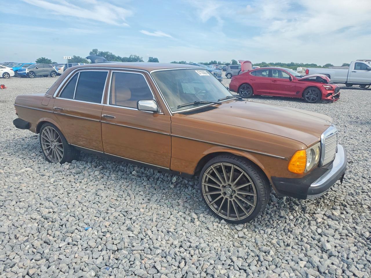 1980 Mercedes-benz 240 D Brown vin: 12312312161460