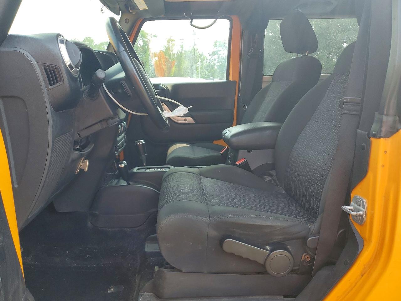 2012 Jeep Wrangler Sahara Orange vin: 1C4AJWBG2CL152864