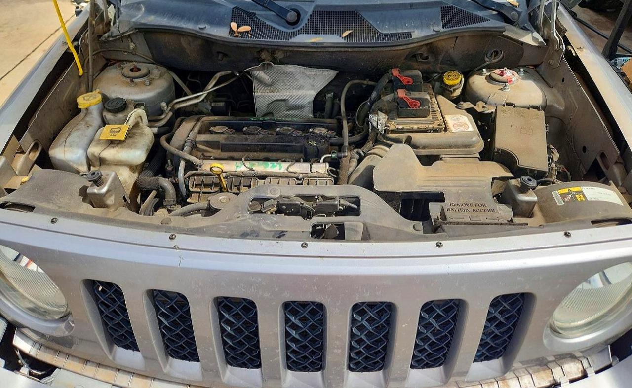 2015 Jeep Patriot Latitude Gray vin: 1C4NJPFA0FD126338