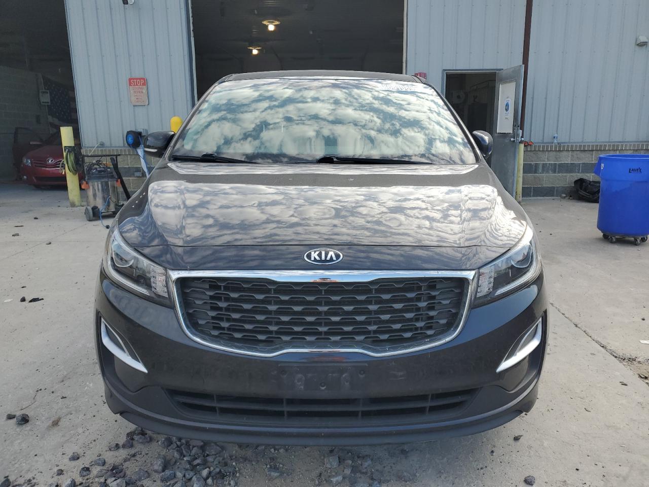 2020 Kia Sedona Lx Угольный vin: KNDMB5C16L6623556