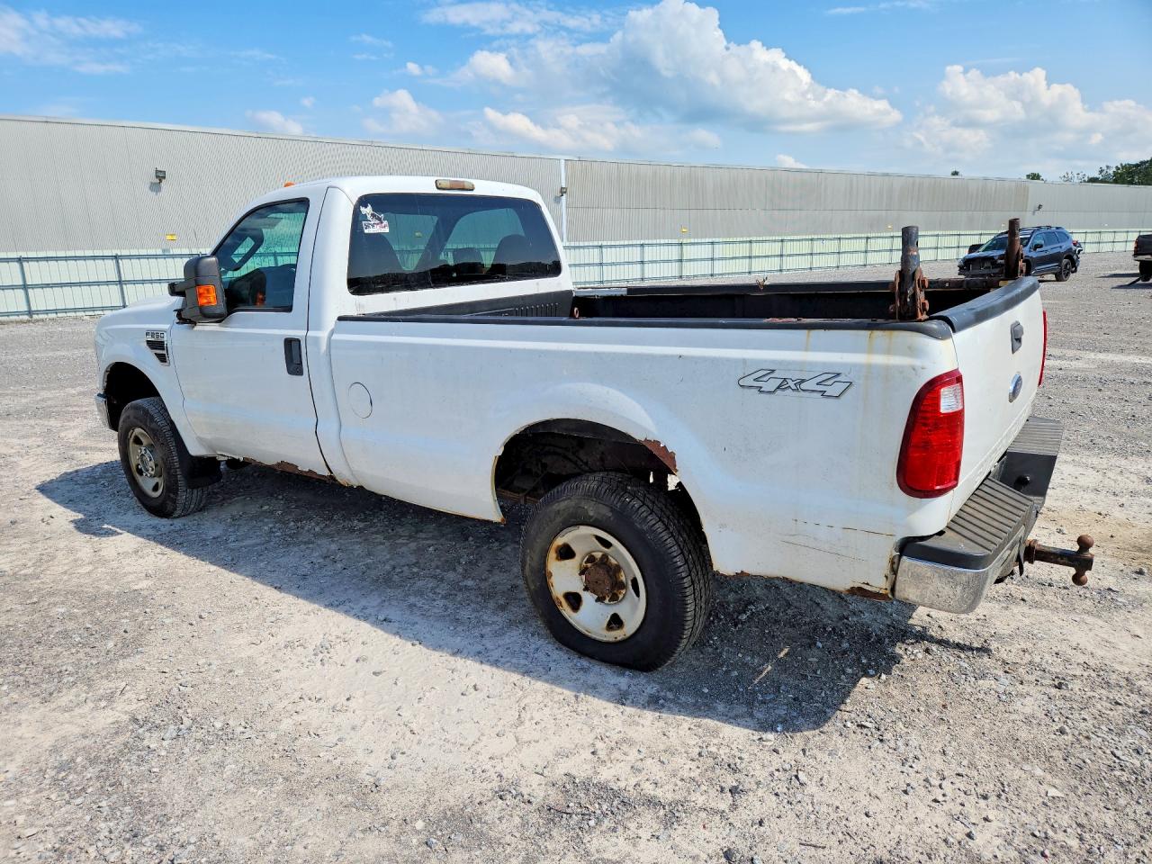 2009 Ford F250 Super Duty White vin: 1FTNF21569EA38438