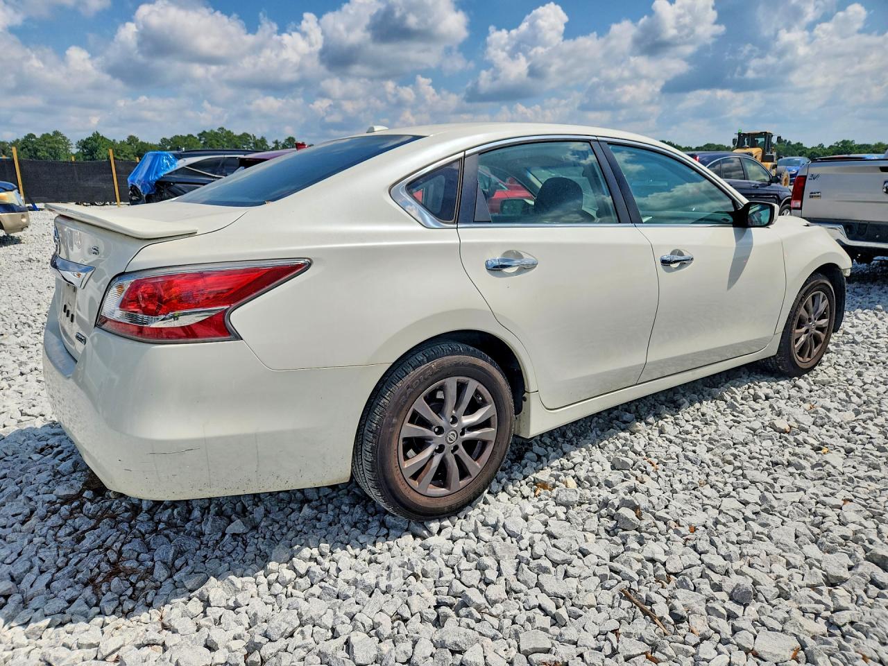 2015 Nissan Altima 2.5 S Белый vin: 1N4AL3AP0FC494981