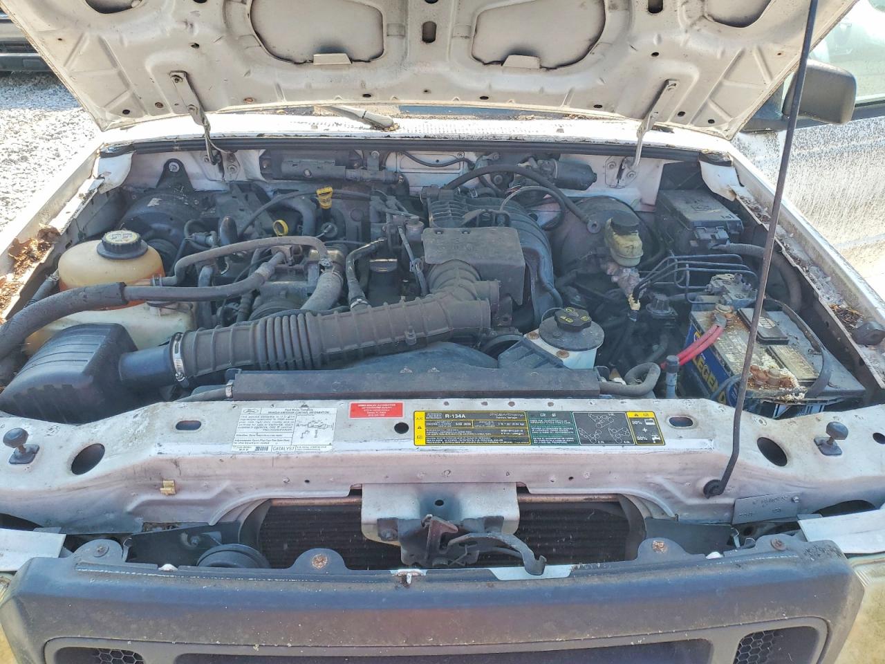 2005 Ford Ranger White vin: 1FTYR10D55PA93825