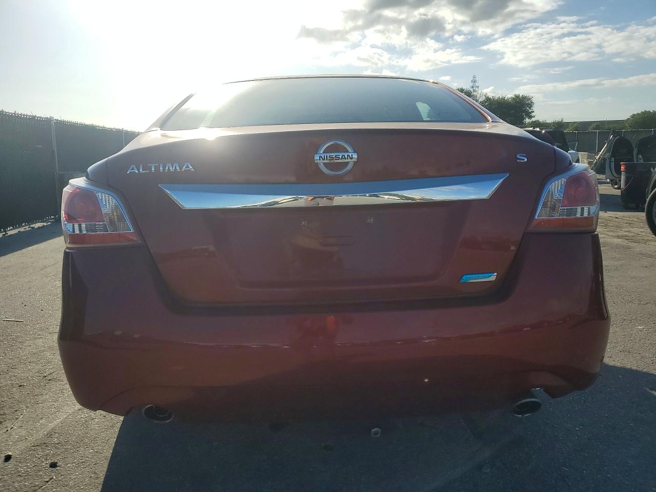 2013 Nissan Altima 2.5 Red vin: 1N4AL3AP6DC122042