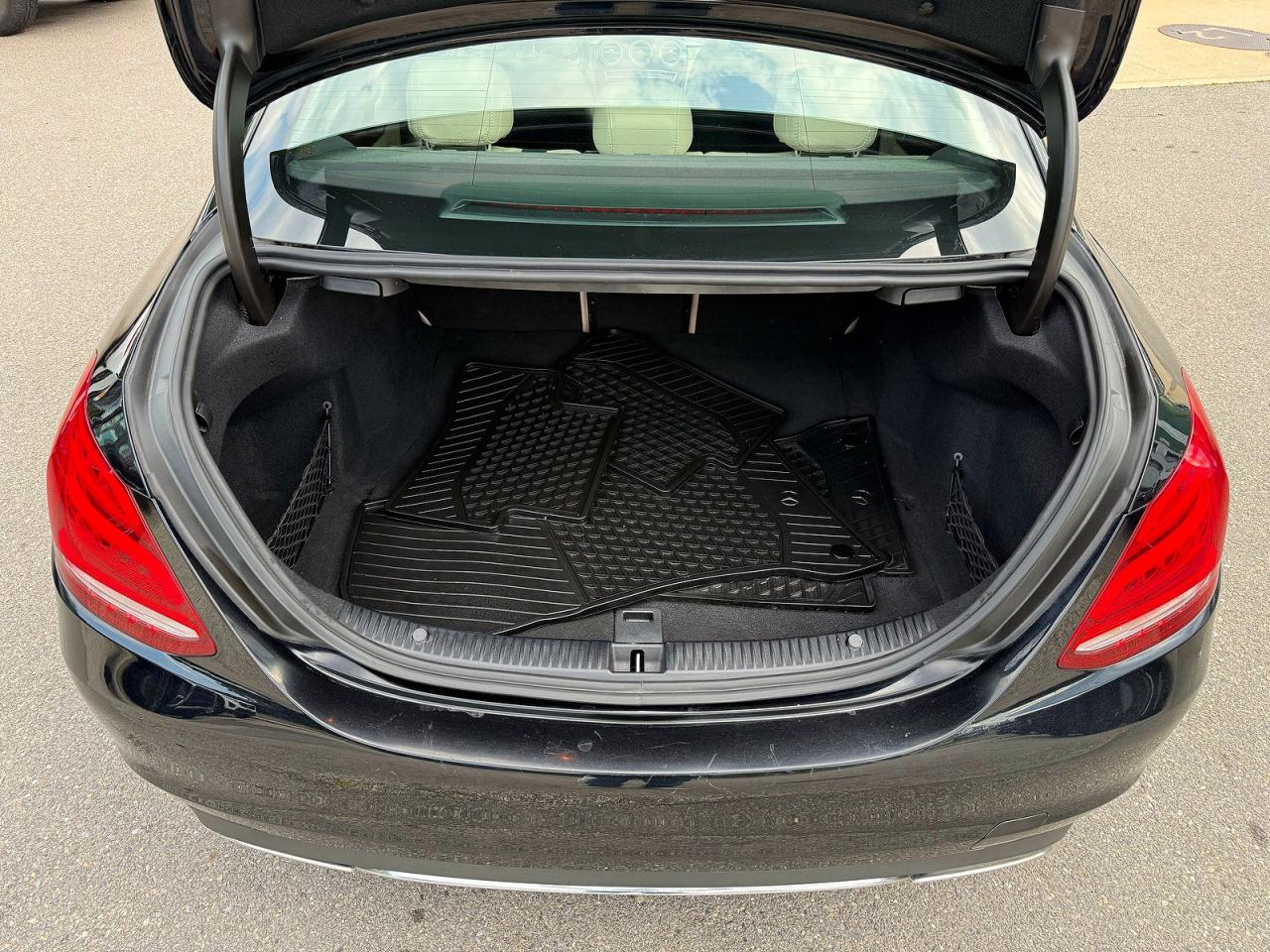 2015 Mercedes-benz C 300 4matic Black vin: 55SWF4KB6FU001502