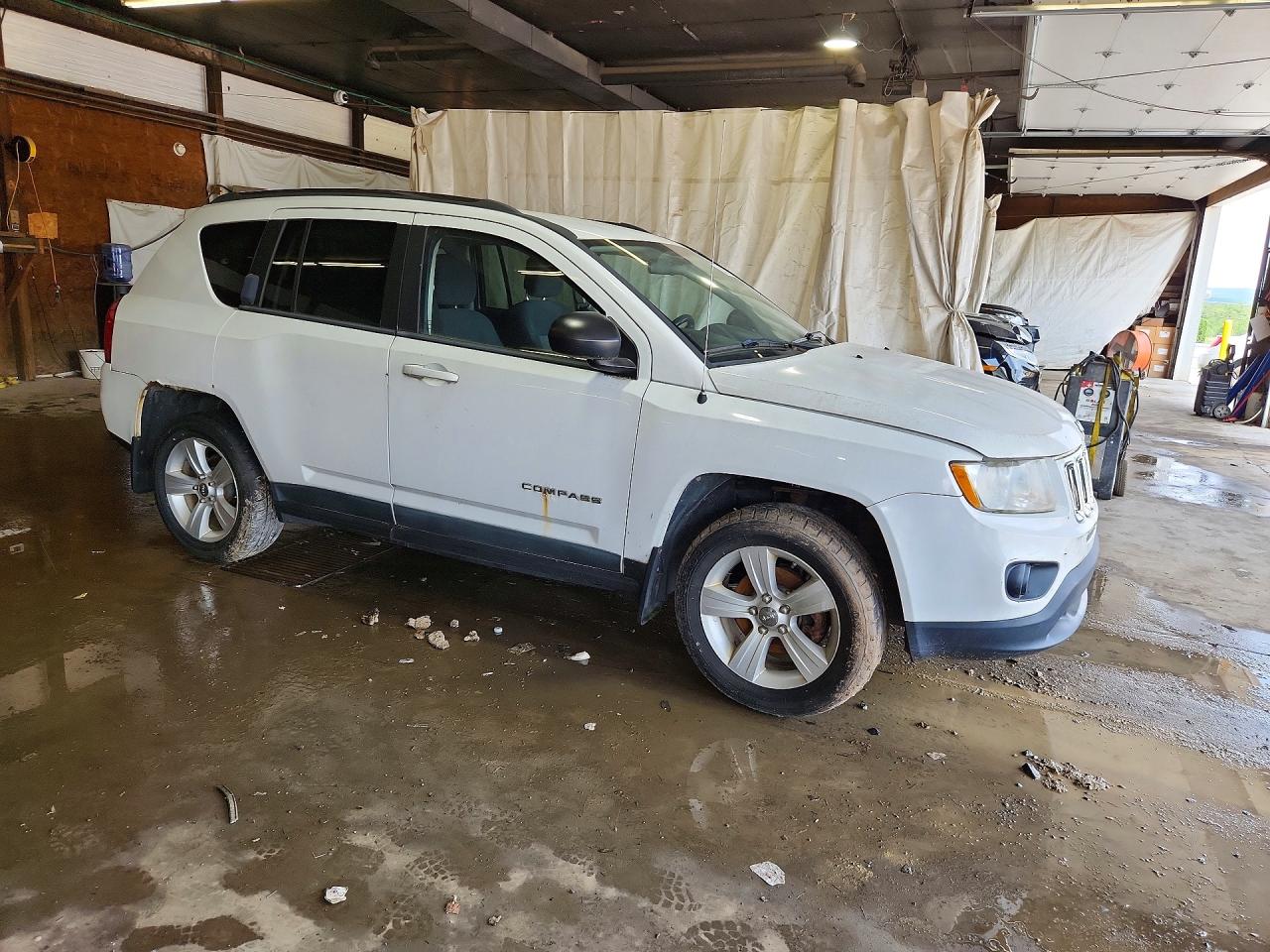 2011 Jeep Compass Sport White vin: 1J4NF1FB7BD180229