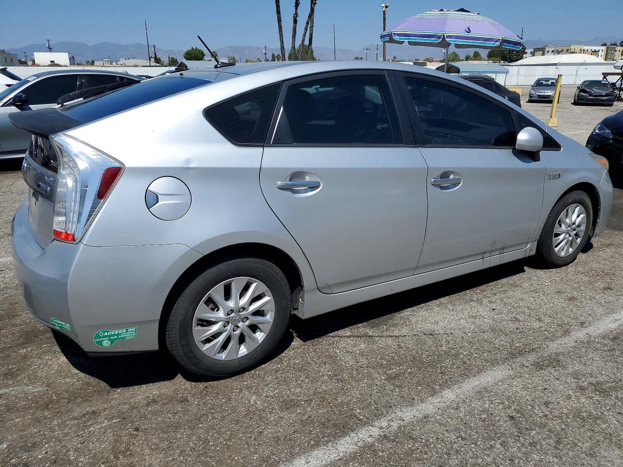 2014 Toyota Prius Plug-in Hybrid Base Silver vin: JTDKN3DP1E3059535