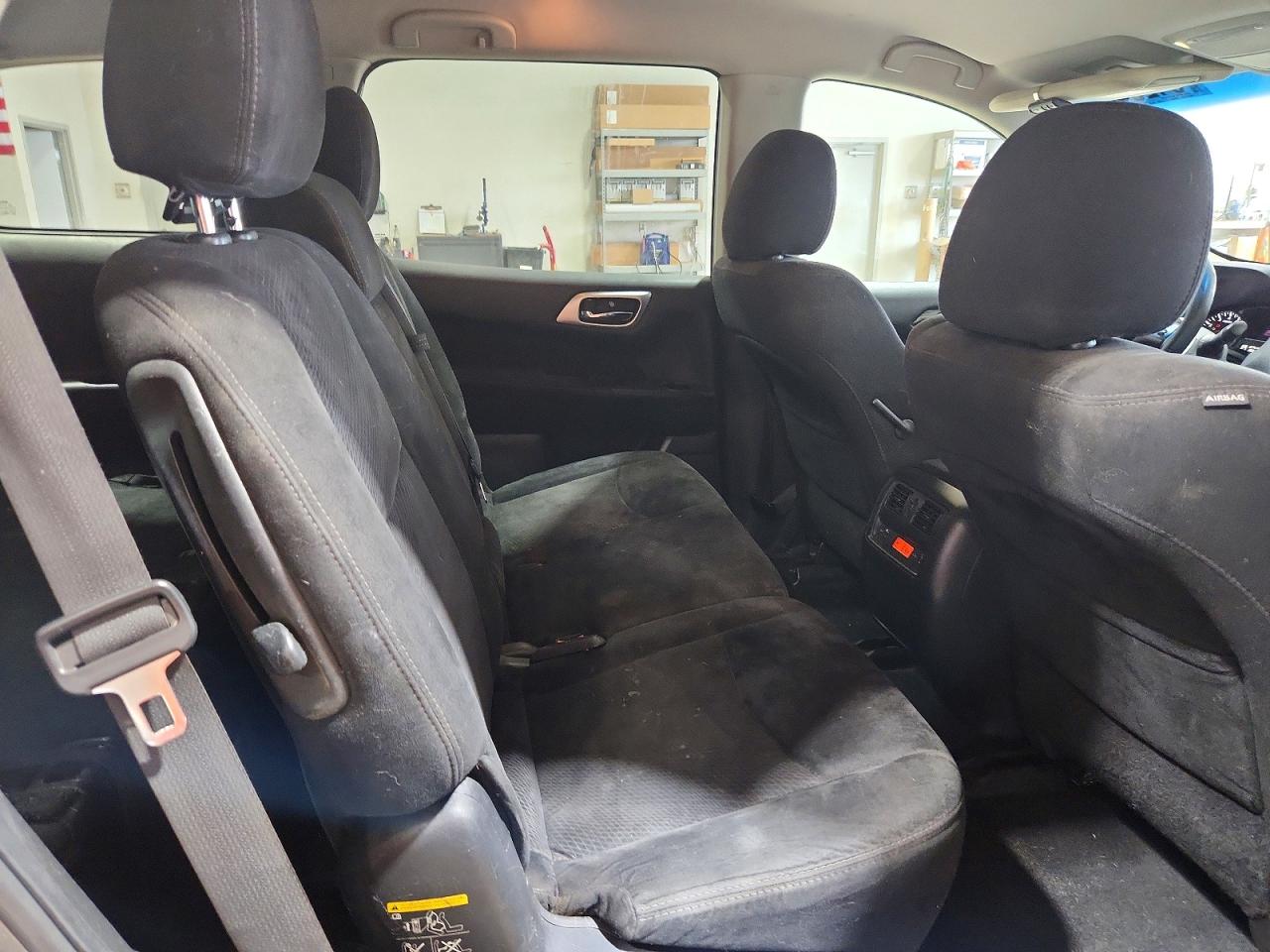 2014 Nissan Pathfinder S Gray vin: 5N1AR2MM7EC680600