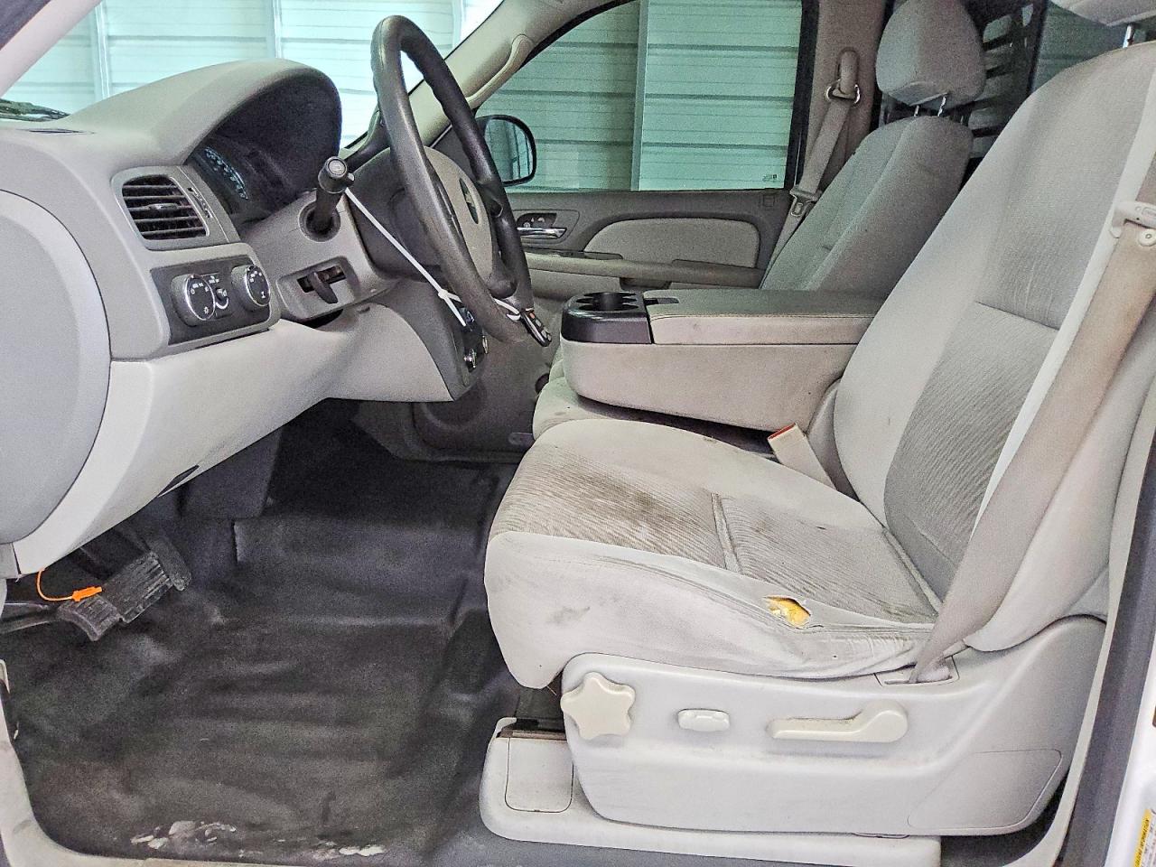 2009 Chevrolet Tahoe K1500 Ls White vin: 1GNFK13089R158155