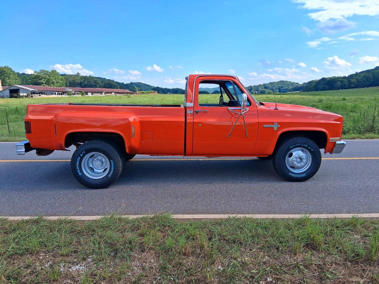 1981 Chevrolet C30 Orange vin: 1GCHC34M0BB129355