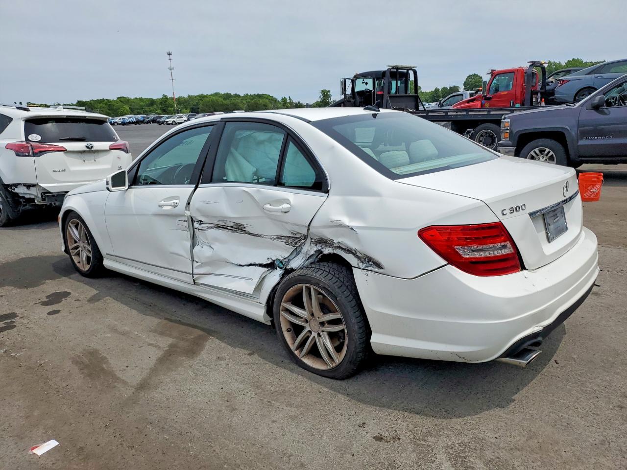 2013 Mercedes-benz C 300 4matic White vin: WDDGF8AB1DR281275