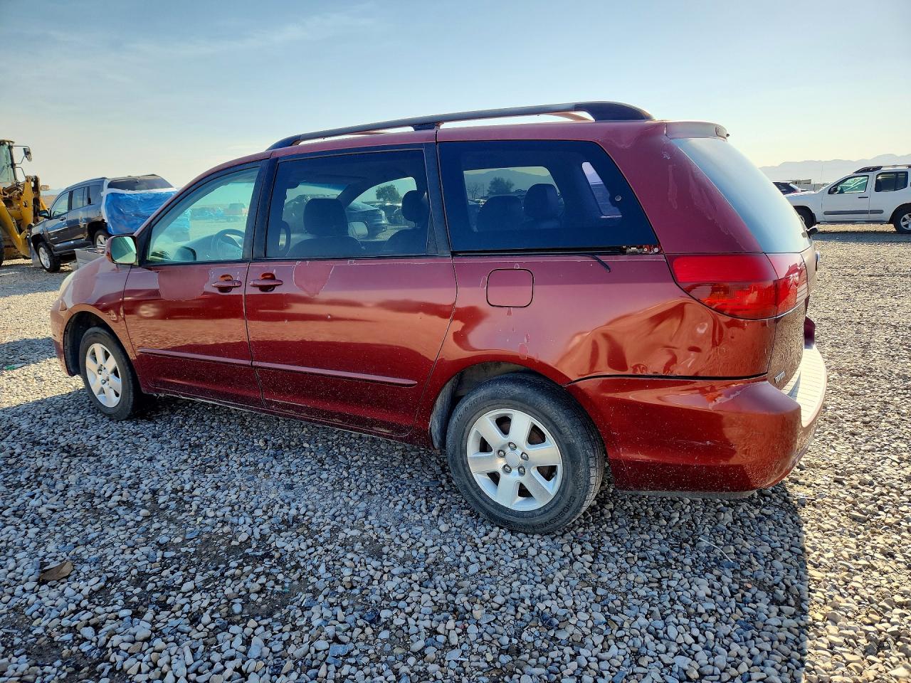 2004 Toyota Sienna Xle 7 Passenger Burgundy vin: 5TDZA22C54S142189