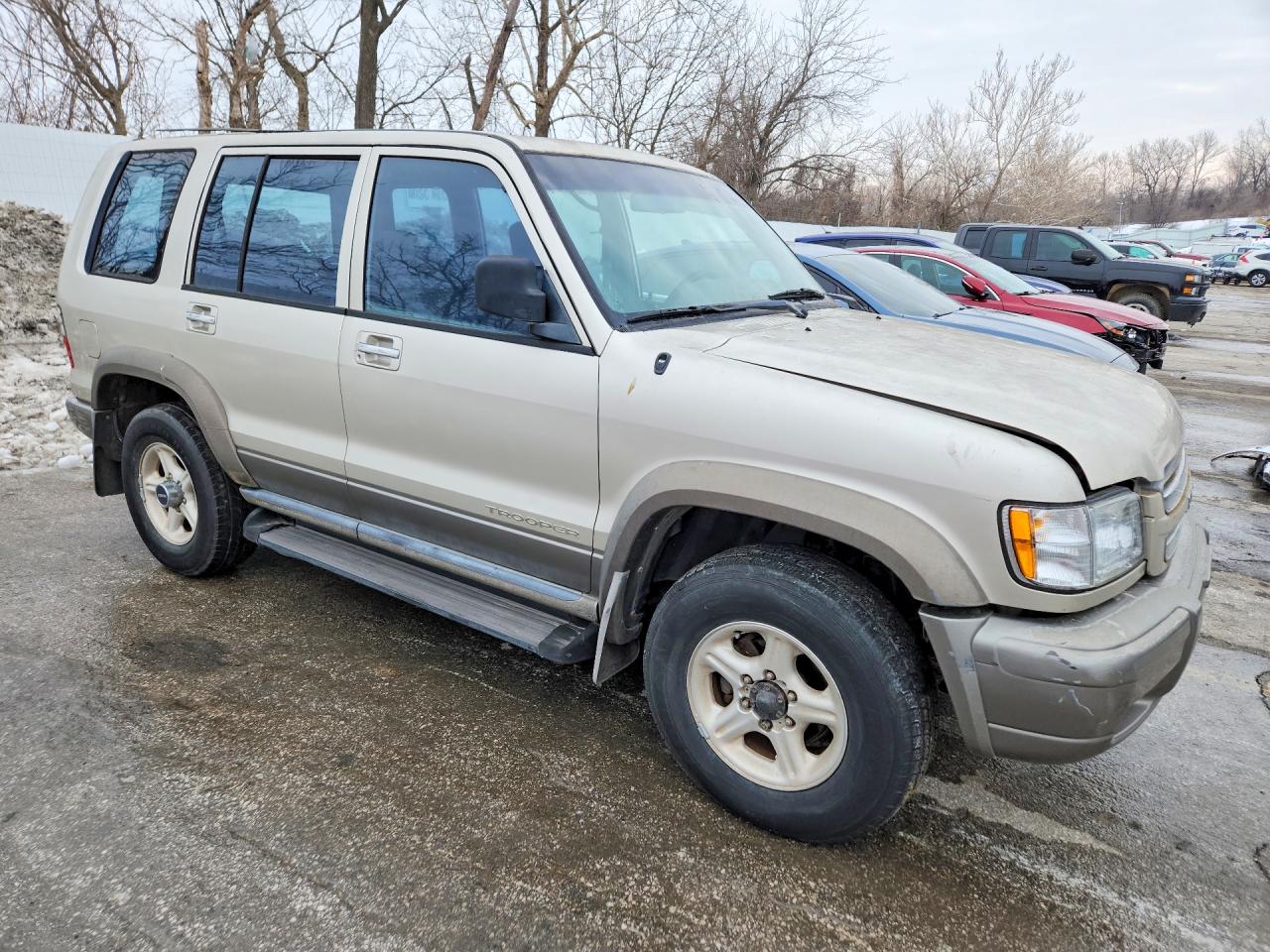 2000 Isuzu Trooper S Tan vin: JACDS58X1Y7J08798