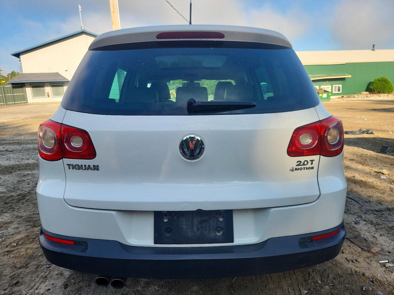 2011 Volkswagen Tiguan S White vin: WVGBV7AX4BW514136