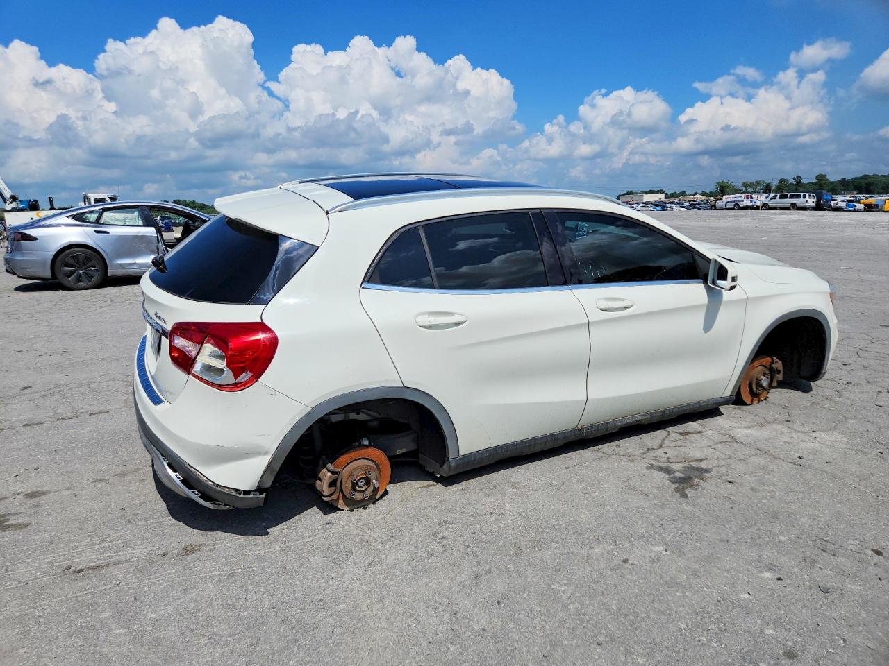 2015 Mercedes-benz Gla 250 4matic White vin: WDCTG4GB4FJ136653