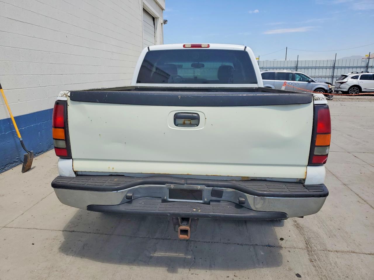 2004 Gmc New Sierra K1500 White vin: 1GTEK19T84Z191574
