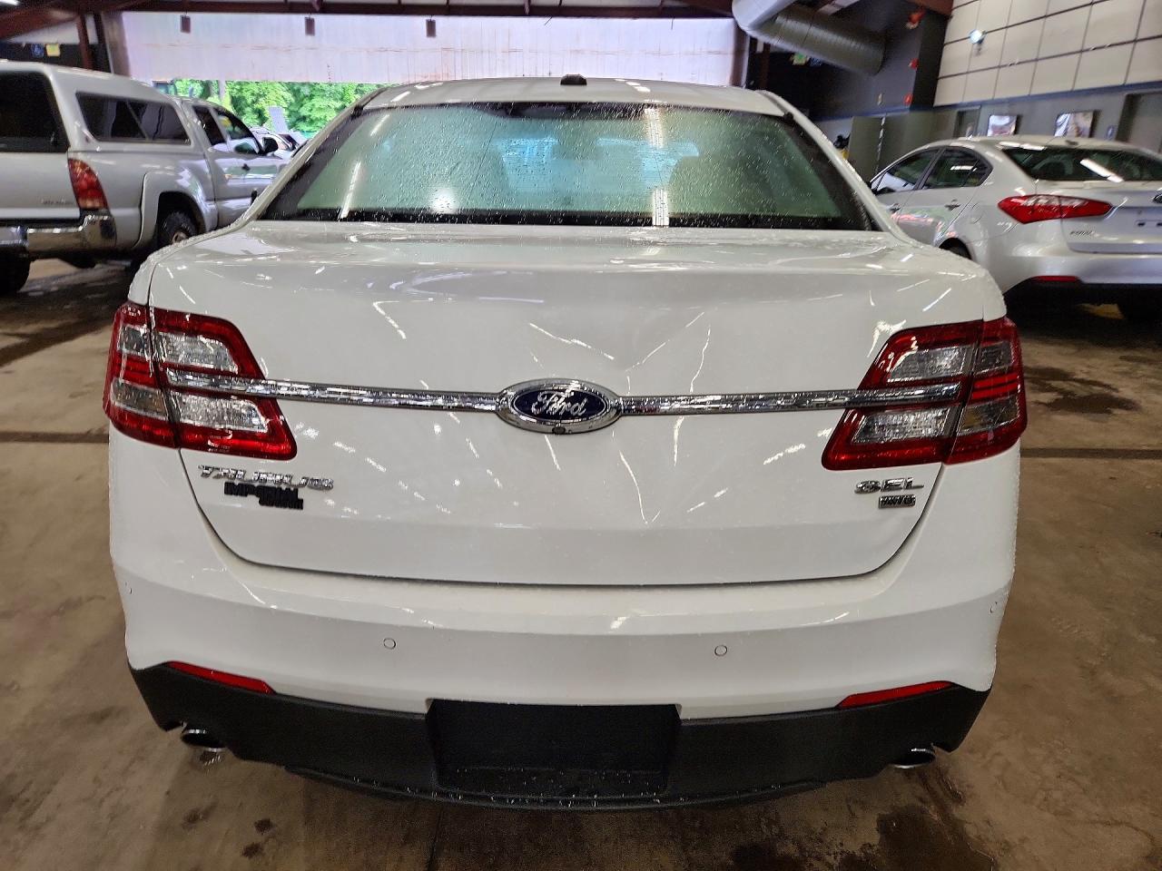 2015 Ford Taurus Sel White vin: 1FAHP2H83FG129067