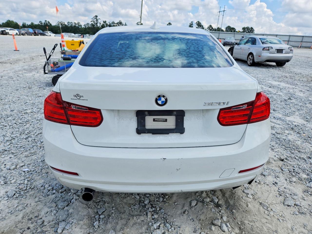 2015 Bmw 320 I White vin: WBA3B1C57FK137905