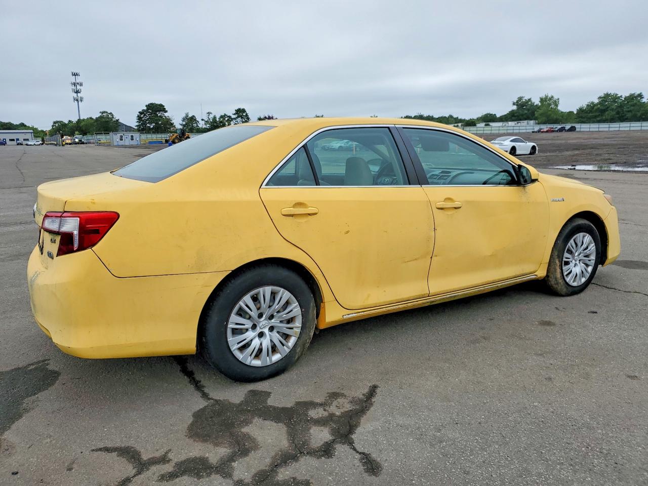 2014 Toyota Camry Hybrid Le Yellow vin: 4T1BD1FK3EU111584