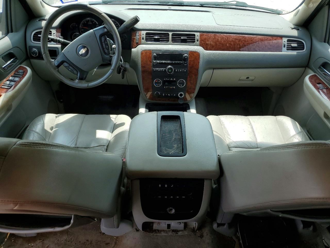 2008 Chevrolet Suburban C1500 Ls Silver vin: 1GNFC16038J220079