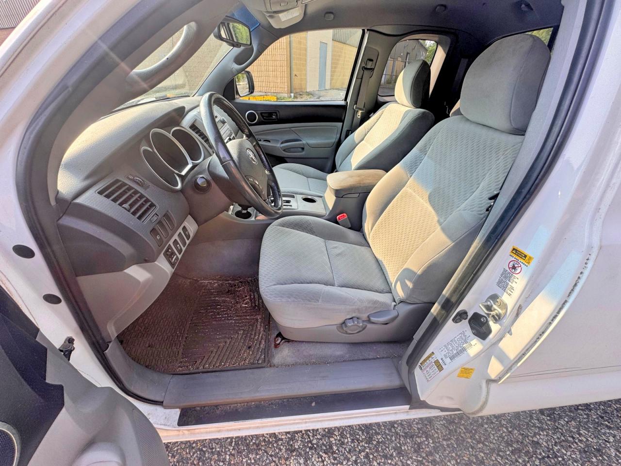 2010 Toyota Tacoma V6 White vin: 5TEUU4EN9AZ748510