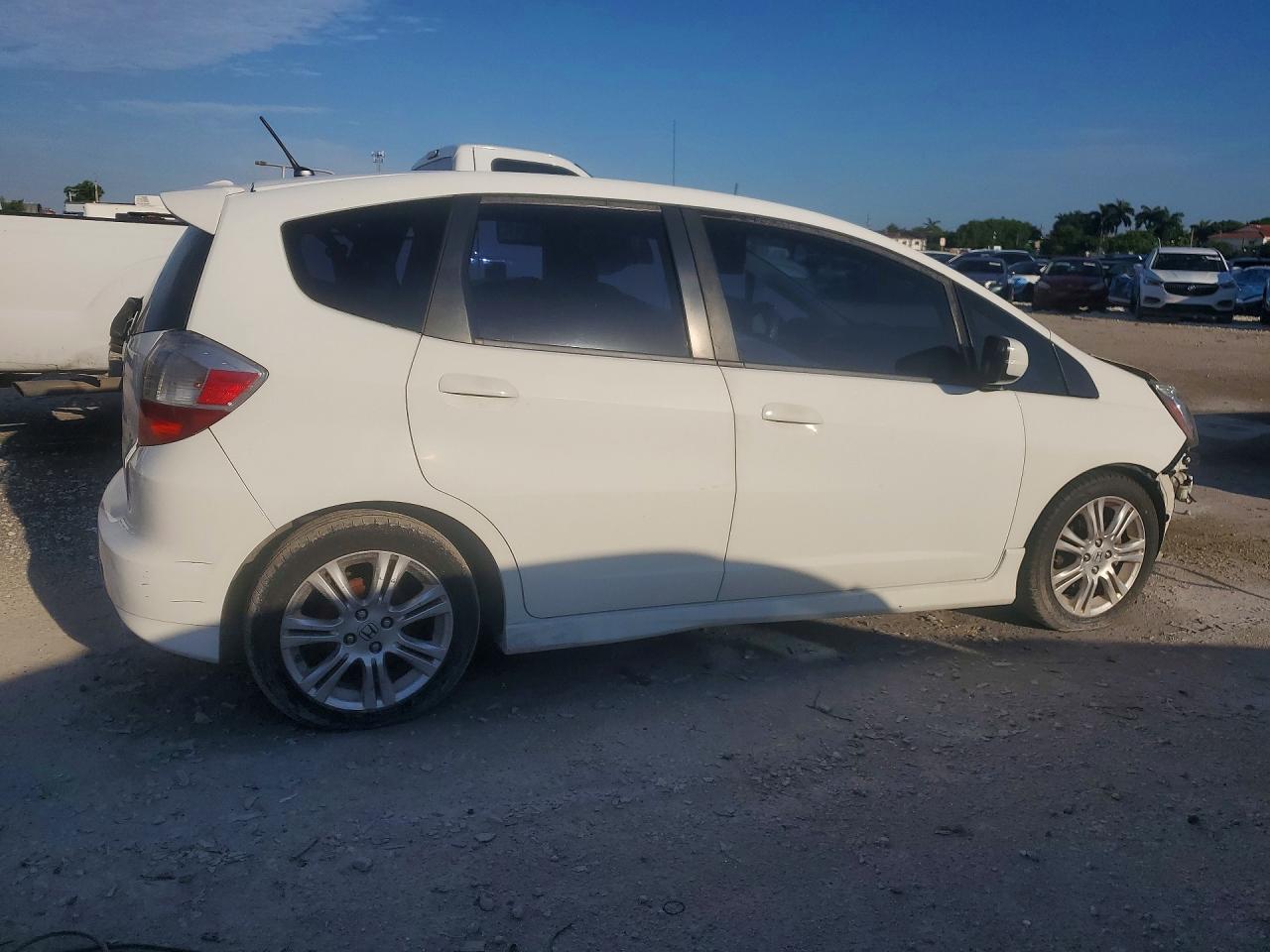 2010 Honda Fit Sport White vin: JHMGE8H43AC003883