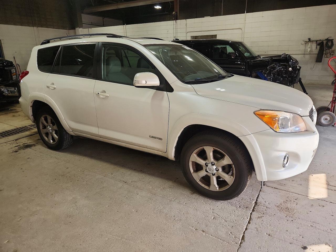2009 Toyota Rav4 Limited White vin: 2T3BF31V29W020441