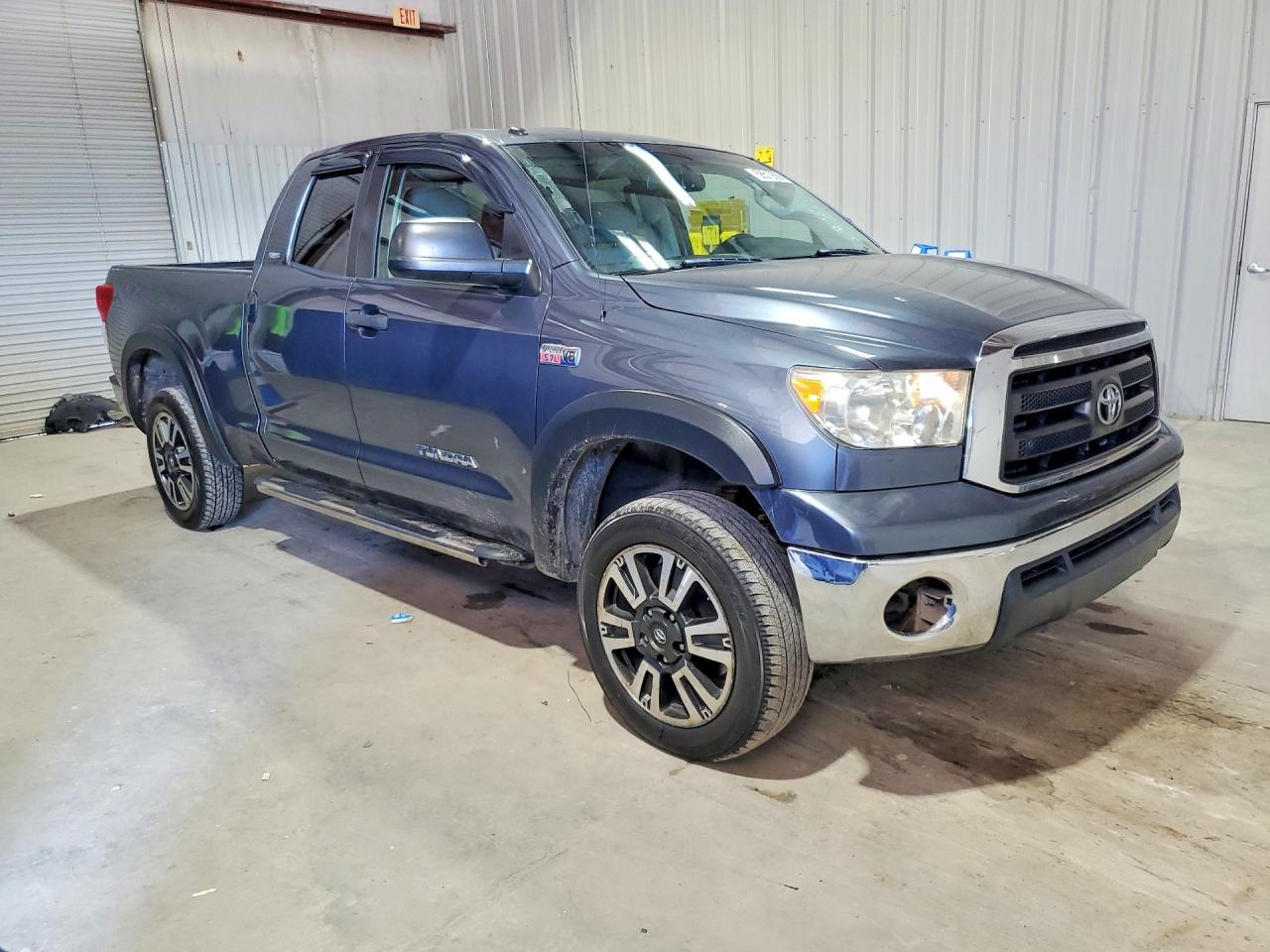 2010 Toyota Tundra Double Cab Sr5 Gray vin: 5TFUW5F15AX117336