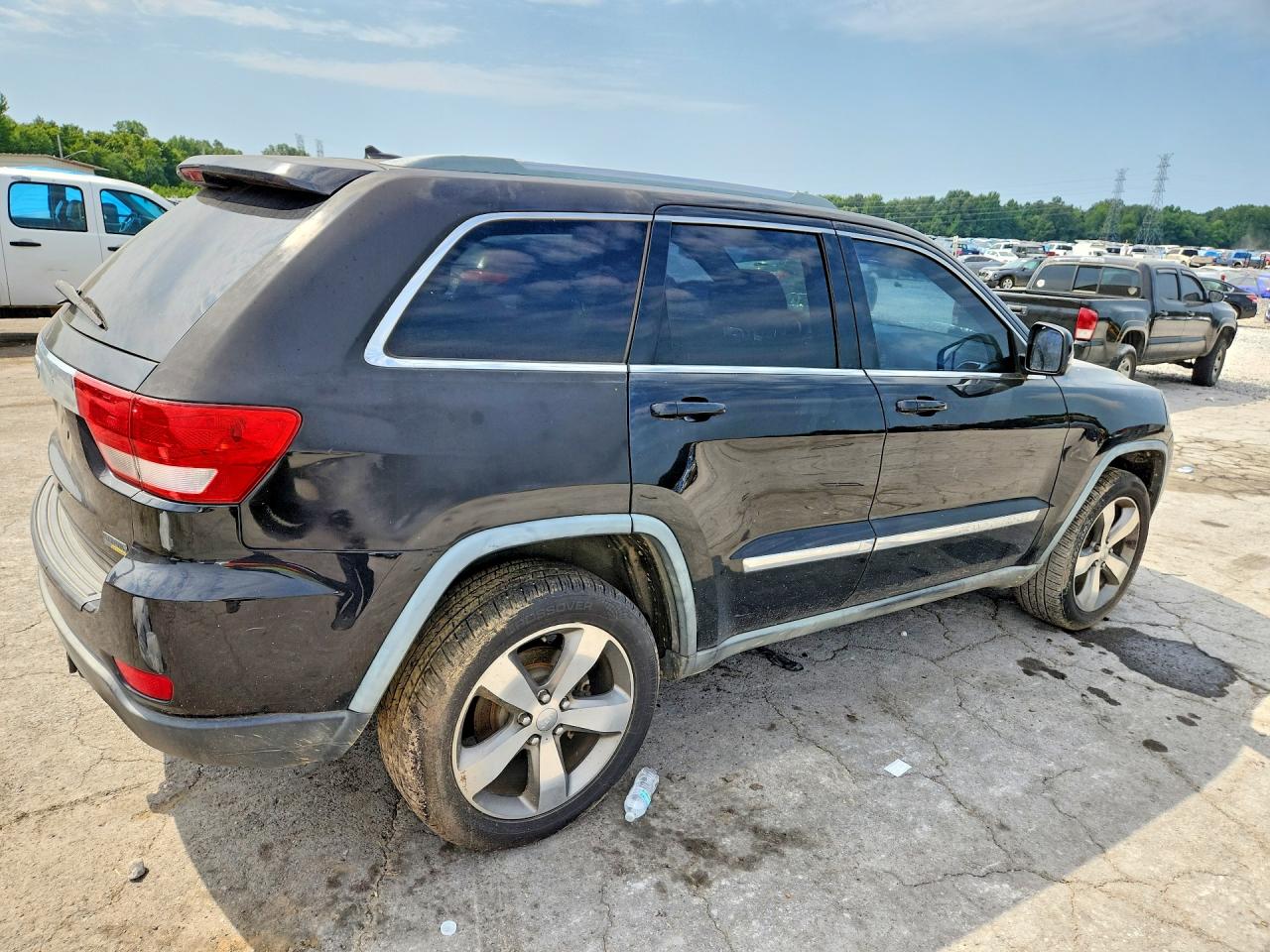 2011 Jeep Grand Cherokee Laredo Black vin: 1J4RR4GG2BC612011