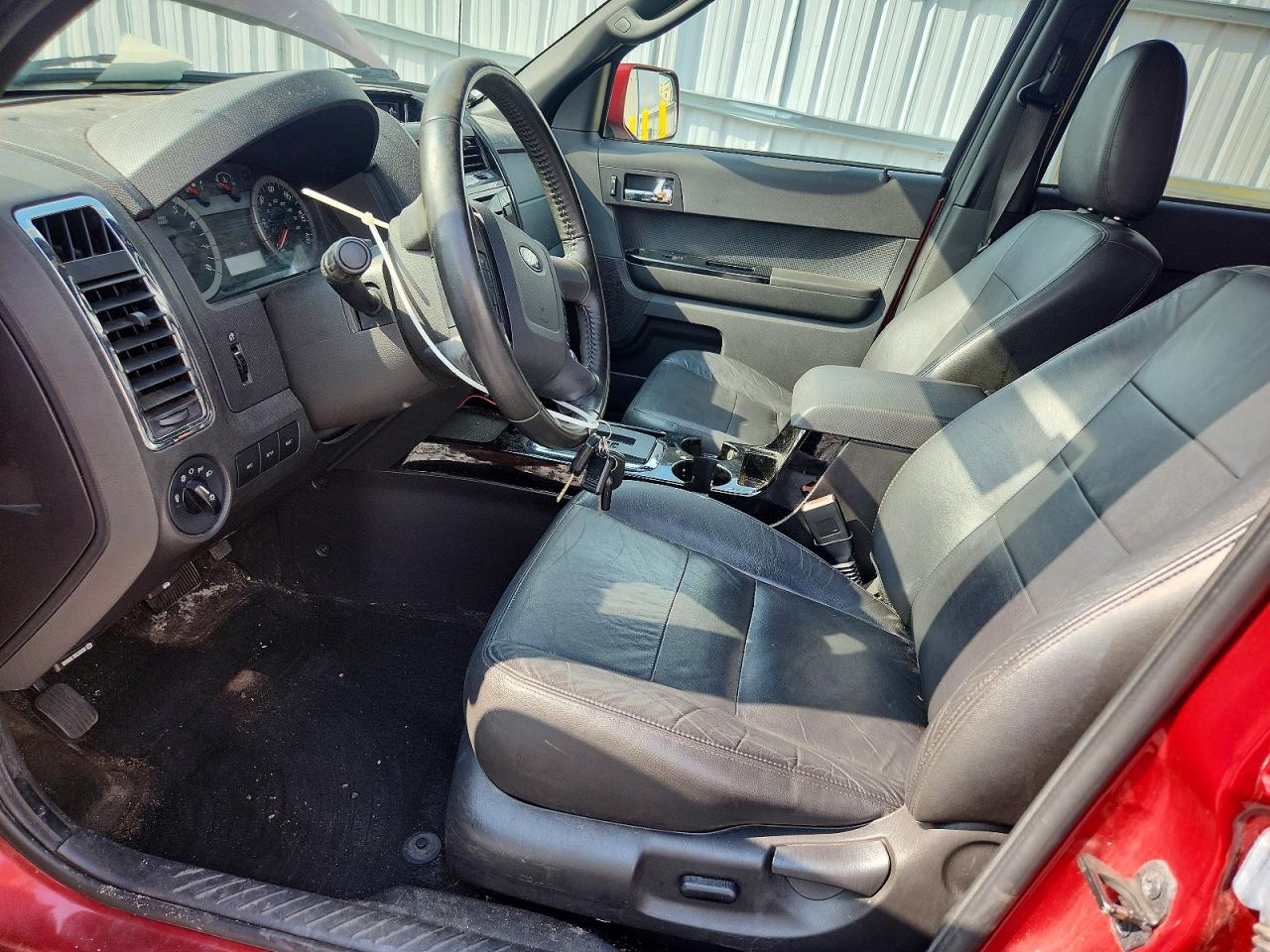 2012 Ford Escape Limited Red vin: 1FMCU9E71CKC45034