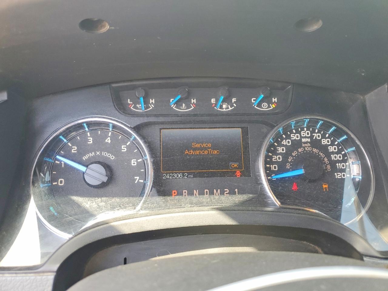 2013 Ford F150 Super Cab White vin: 1FTFX1EF5DKG15713