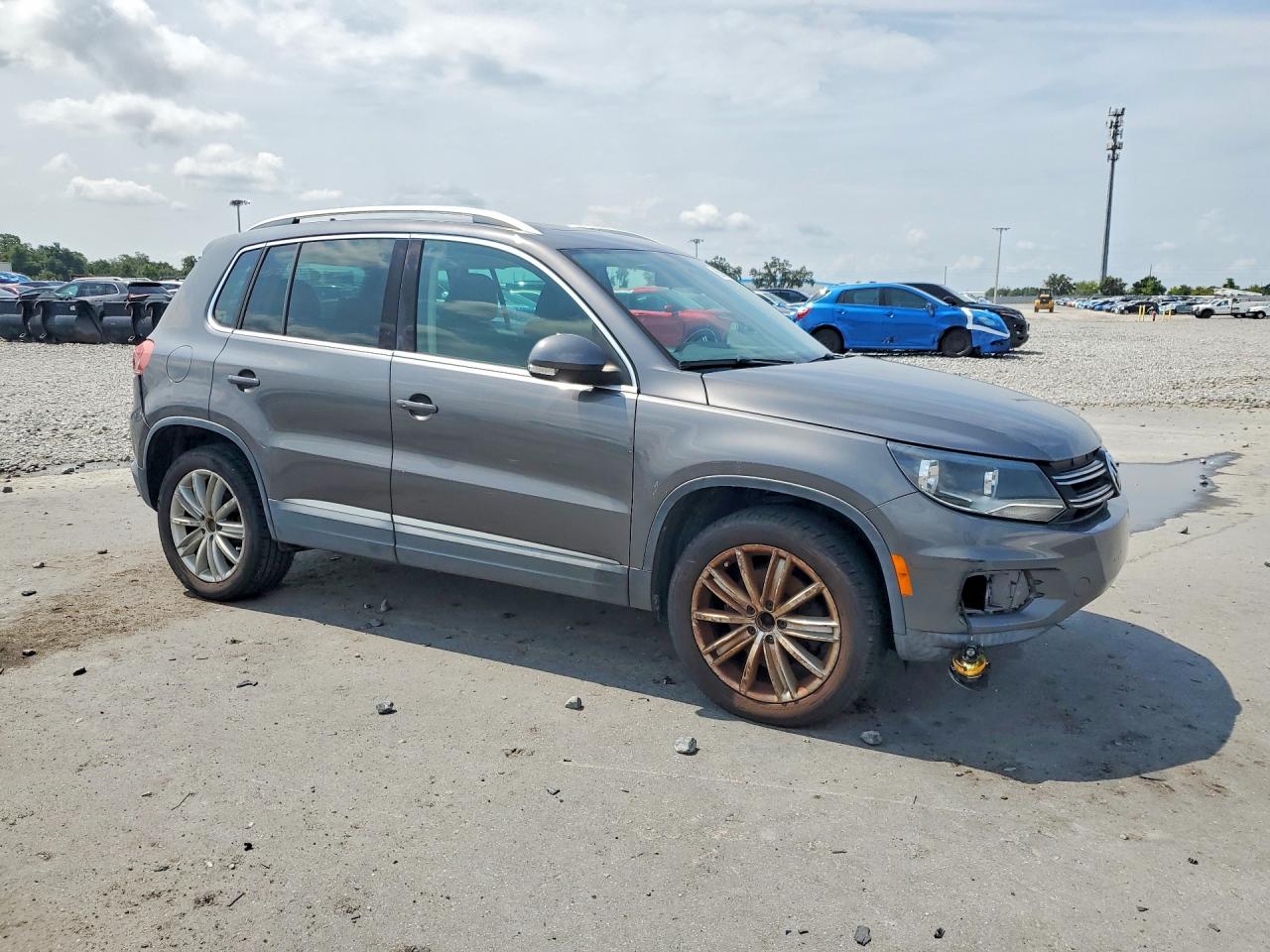 2015 Volkswagen Tiguan S Gray vin: WVGAV7AX7FW516013