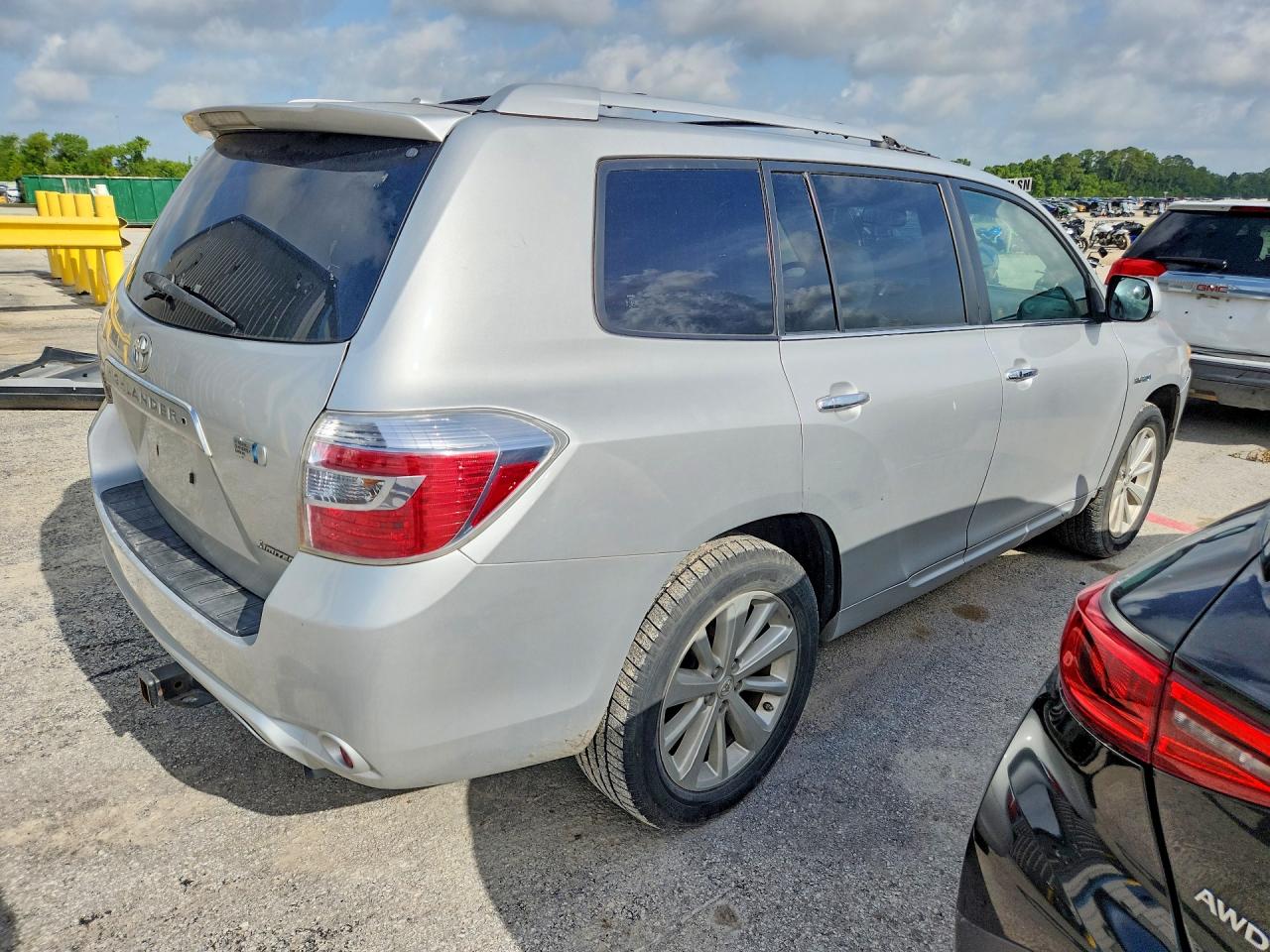 2010 Toyota Highlander Hybrid Limited Silver vin: JTEJW3EH8A2046017