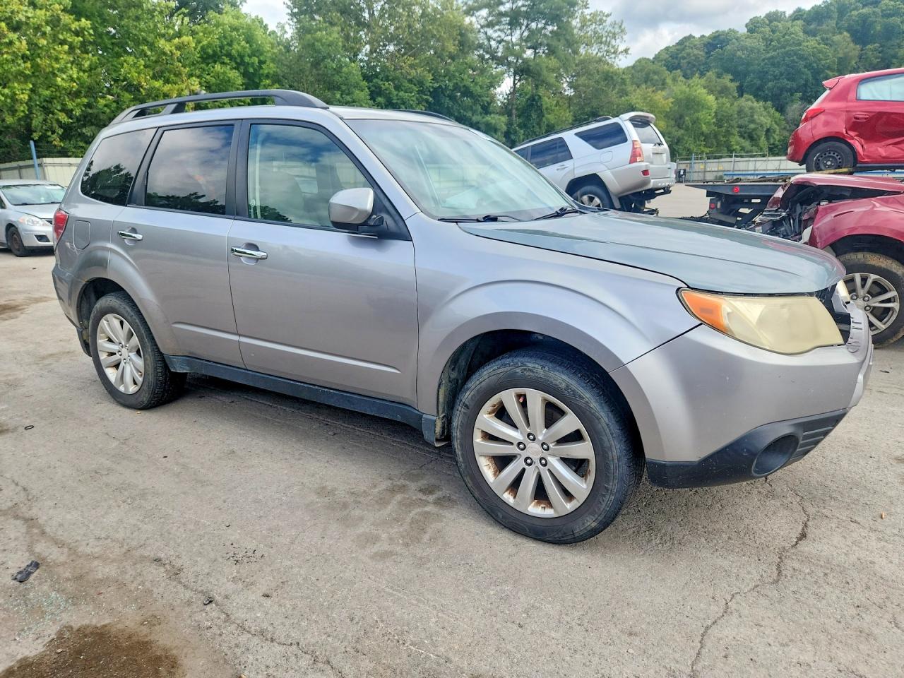 2011 Subaru Forester 2.5x Premium Gray vin: JF2SHADCXBG702348
