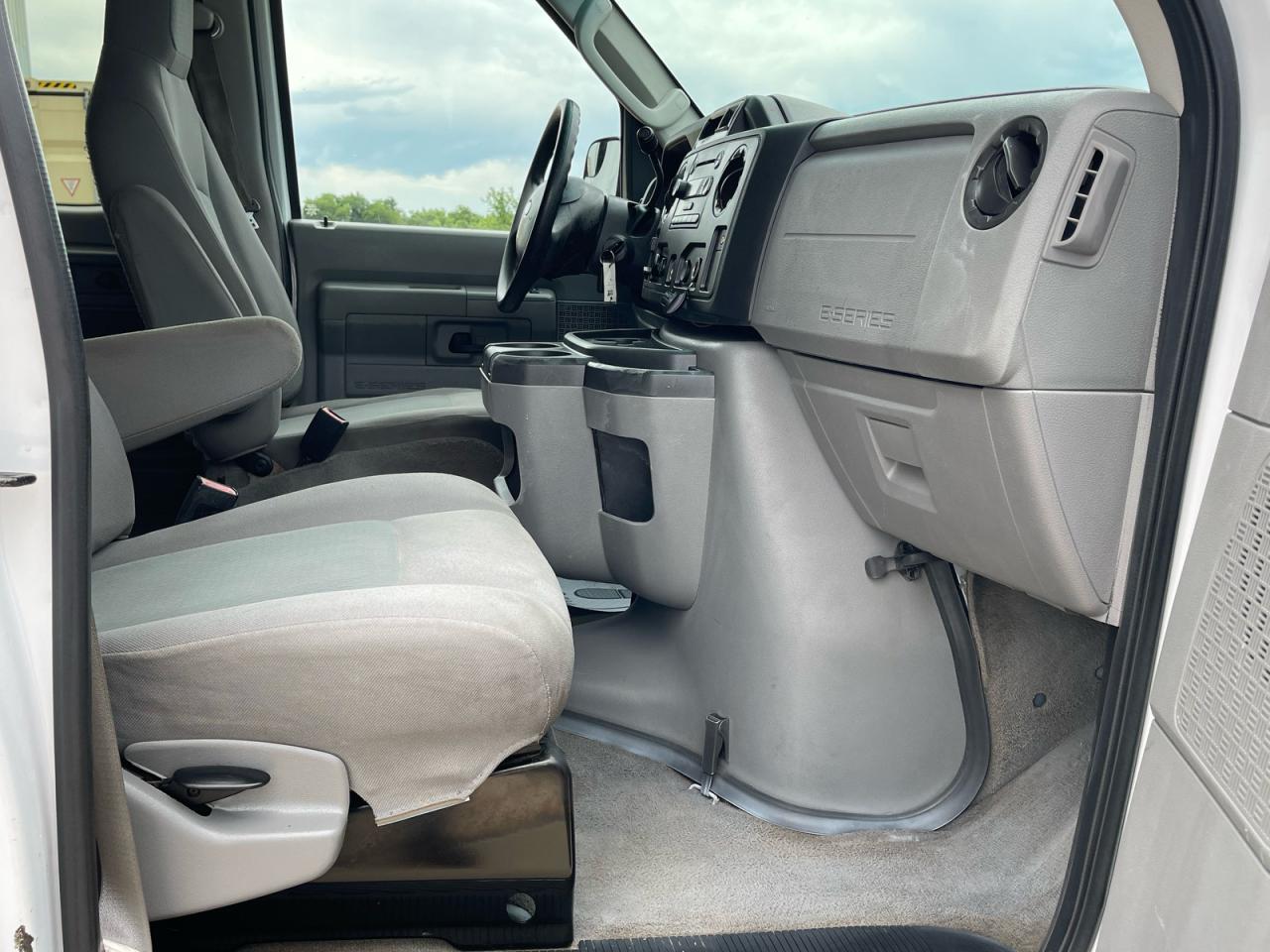 2013 Ford Econoline E350 Super Duty Wagon White vin: 1FBNE3BL4DDA99277