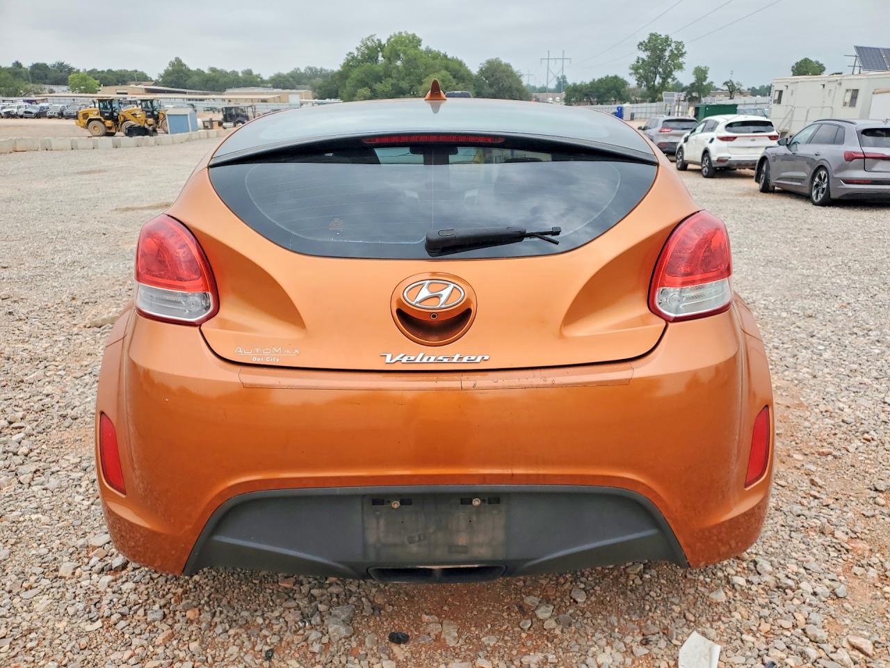 2015 Hyundai Veloster Base Orange vin: KMHTC6AD3FU244070