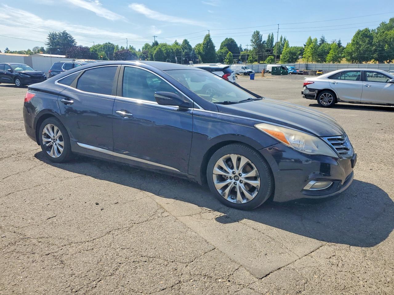 2013 Hyundai Azera Base Blue vin: KMHFG4JG1DA261402