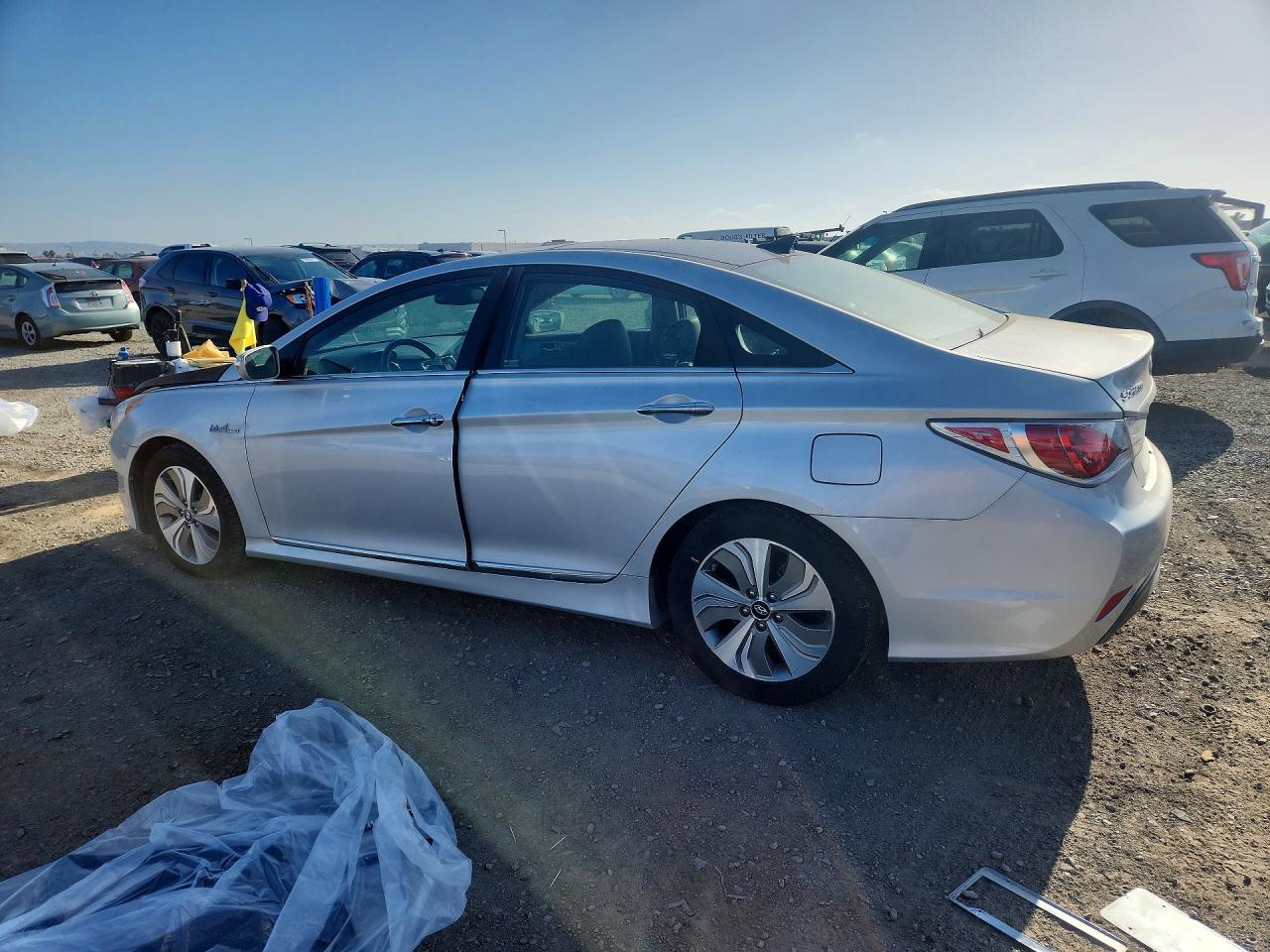 2014 Hyundai Sonata Hybrid Silver vin: KMHEC4A46EA111283