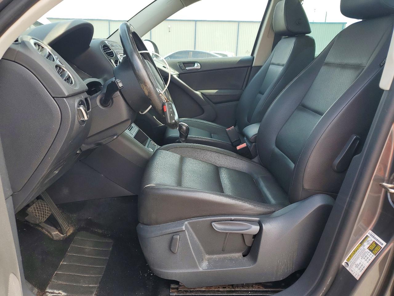 2015 Volkswagen Tiguan S Gray vin: WVGAV7AX7FW516013