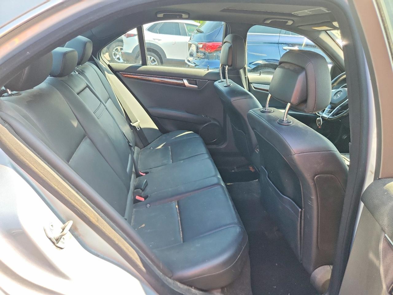 2013 Mercedes-benz C 300 4matic Blue vin: WDDGF8ABXDR275605