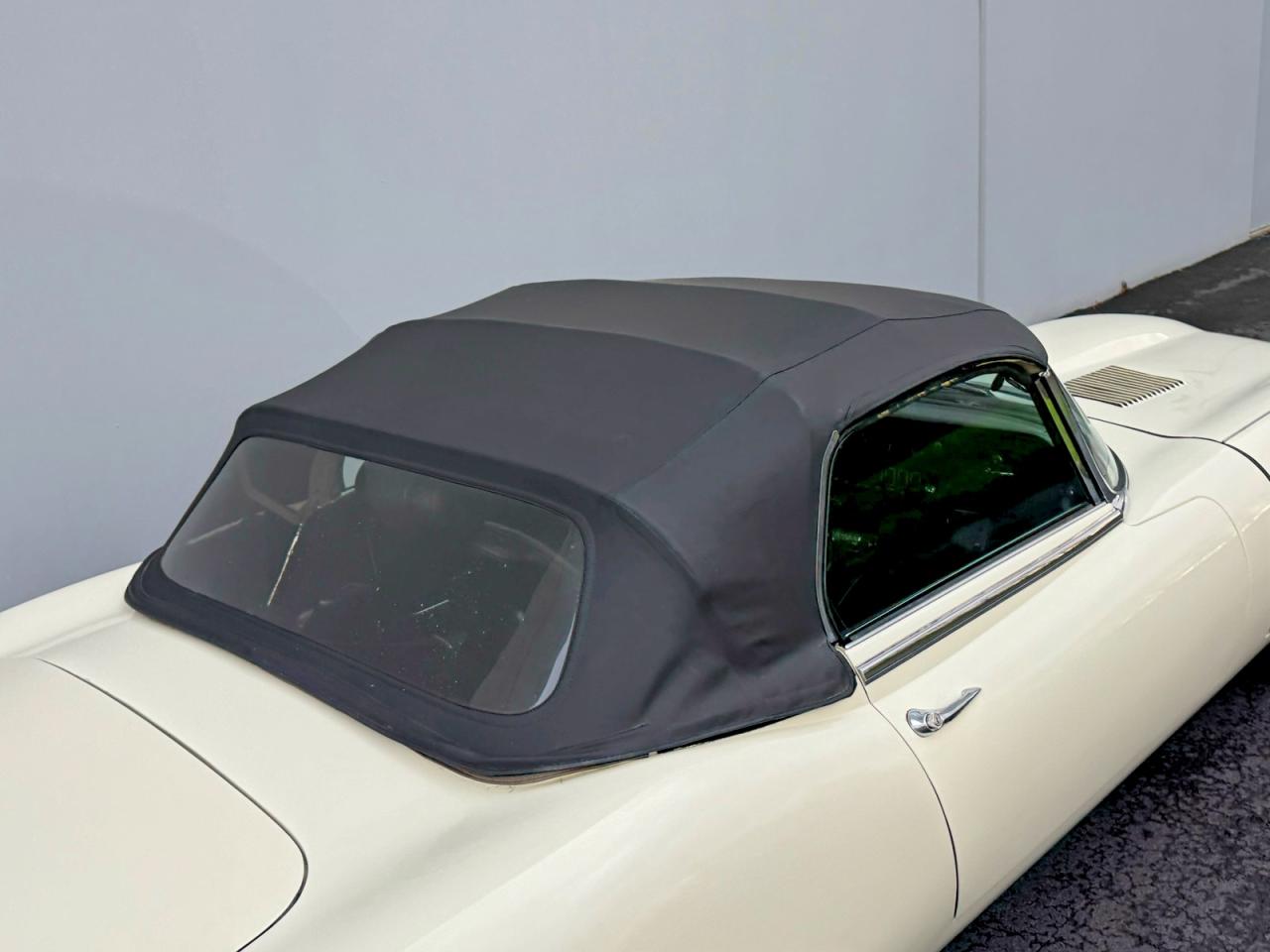 1971 Jaguar E - Type White vin: 1S71298BW