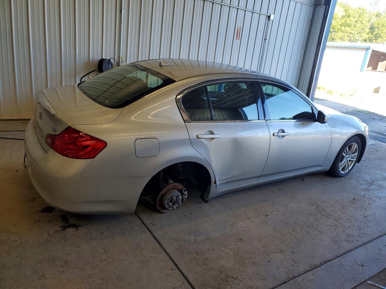 2015 Infiniti Q40 Base Silver vin: JN1CV6AR9FM523049