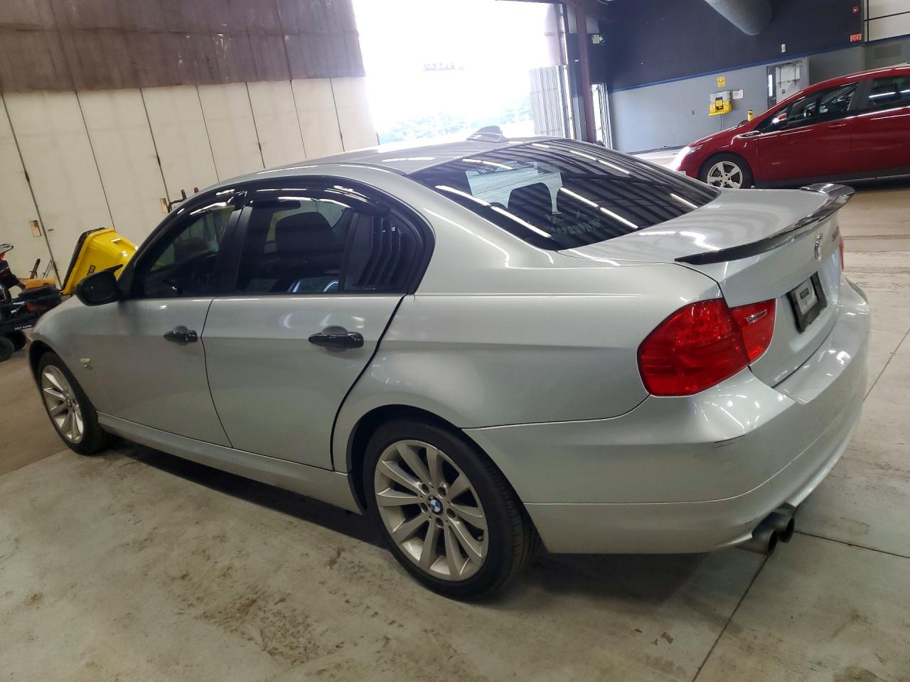 2011 Bmw 328 Xi Silver vin: WBAPK7C57BF086039