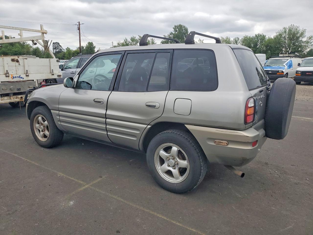 2000 Toyota Rav4 Base Серебряный vin: JT3GP10V0Y7071704